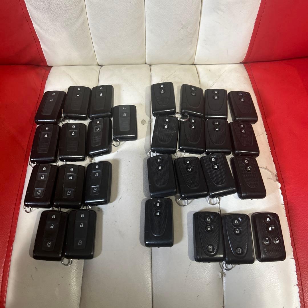 ダイハツ　スマートキー　28個 まとめ