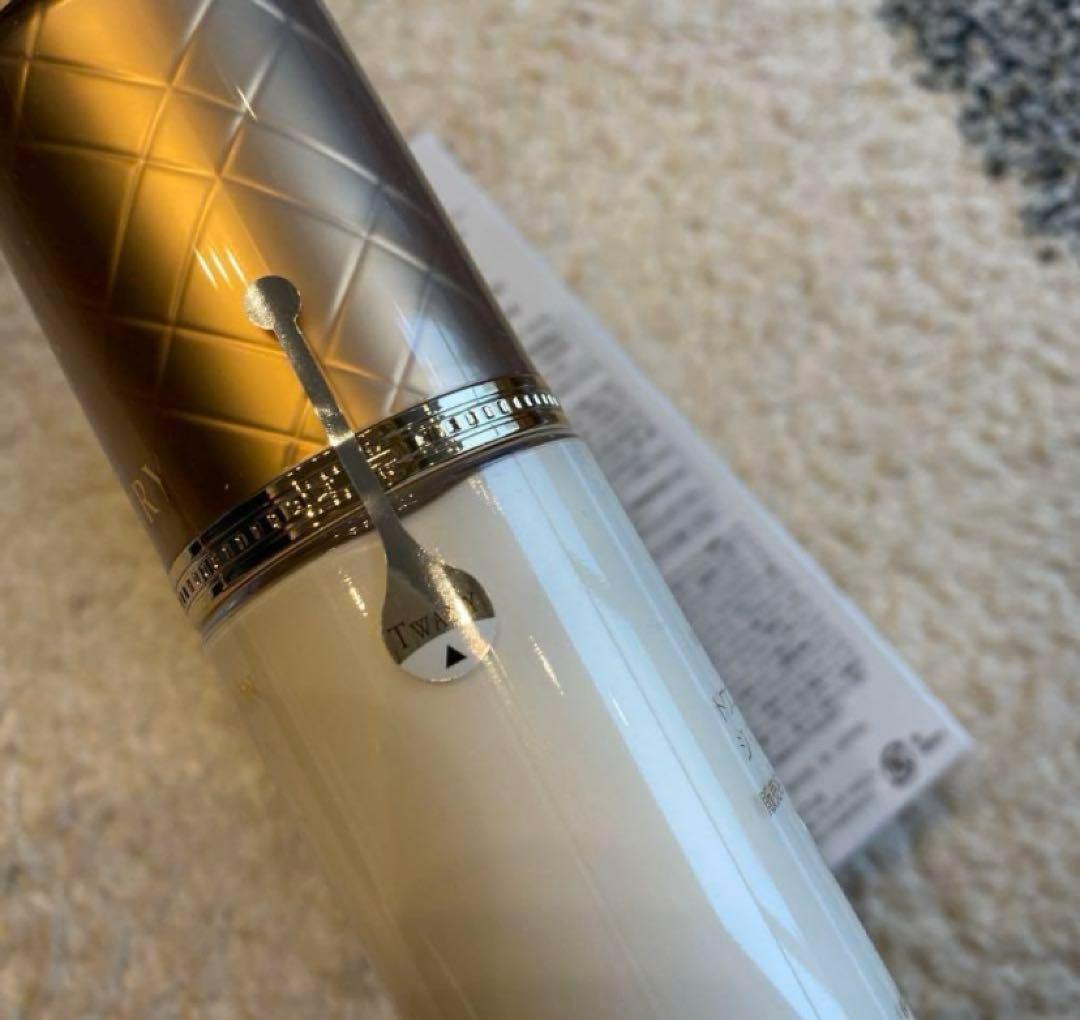 【半額以下、未使用】　トワニー　センチュリー　ジ　エマルジョンd 薬用乳液