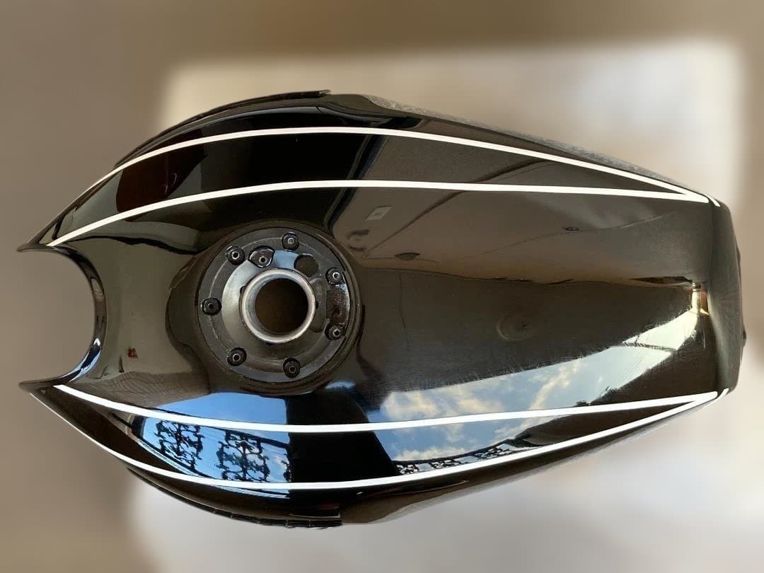 mio♫さん専用　ゼファーゼファー400 タンク＆テールカウル