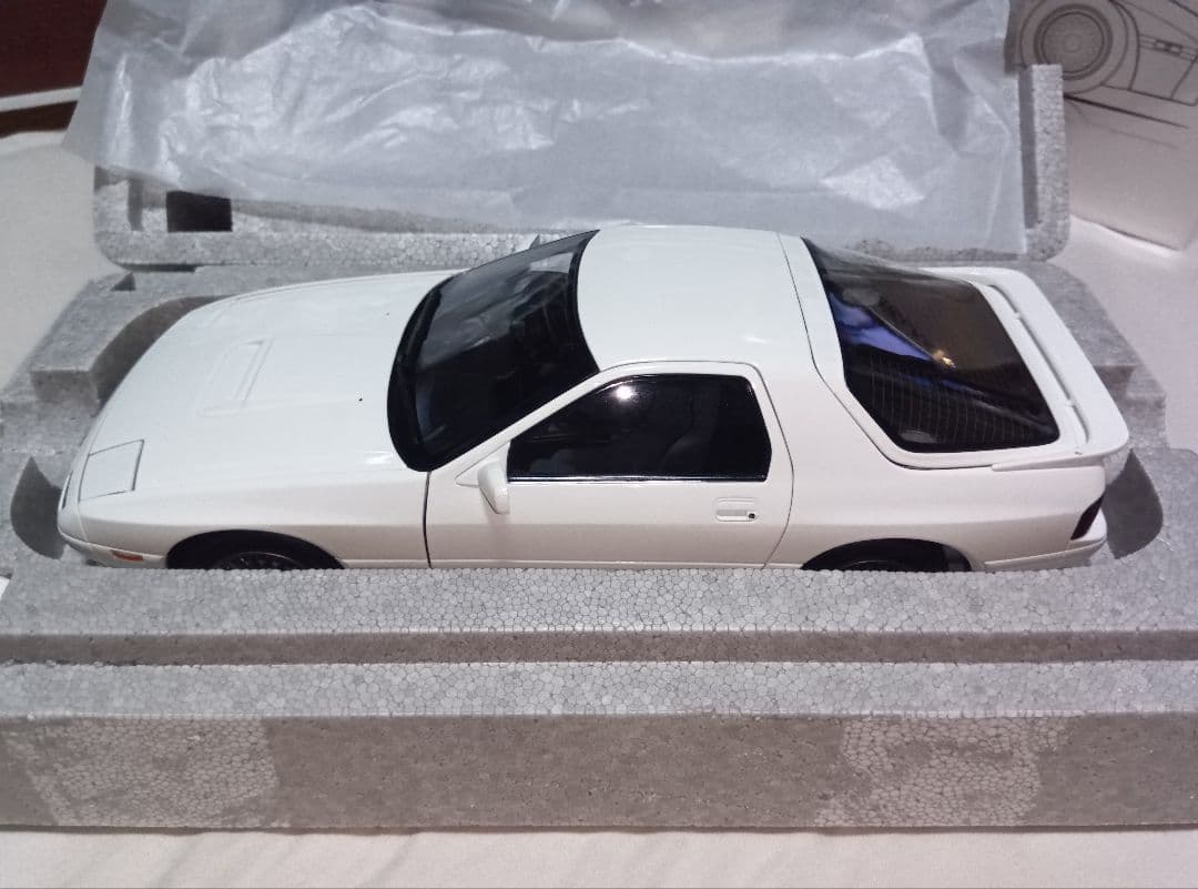 WHELART製 1/18 マツダ サバンナ RX-7 FC3 1990