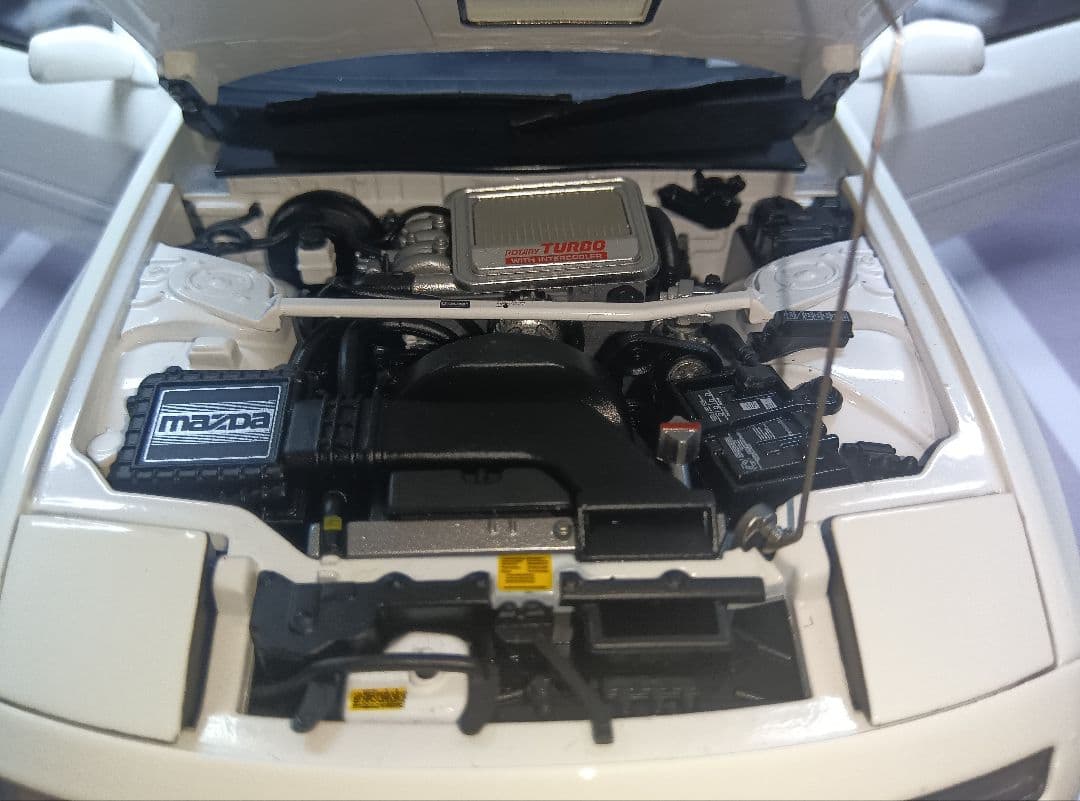 WHELART製 1/18 マツダ サバンナ RX-7 FC3 1990