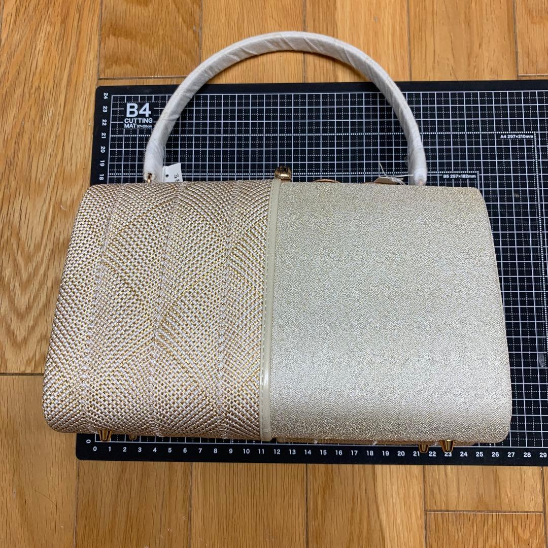 新品未使用　五嶋紐 バッグ　ゴールド系網目模様ハンドバッグ