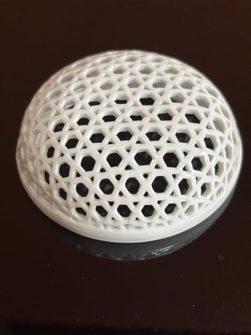 十四代柿右衛門窯絵付師鷹巣作錦色絵川蝉楓文白磁七宝彫三ツ足大香炉　未使用　最上作