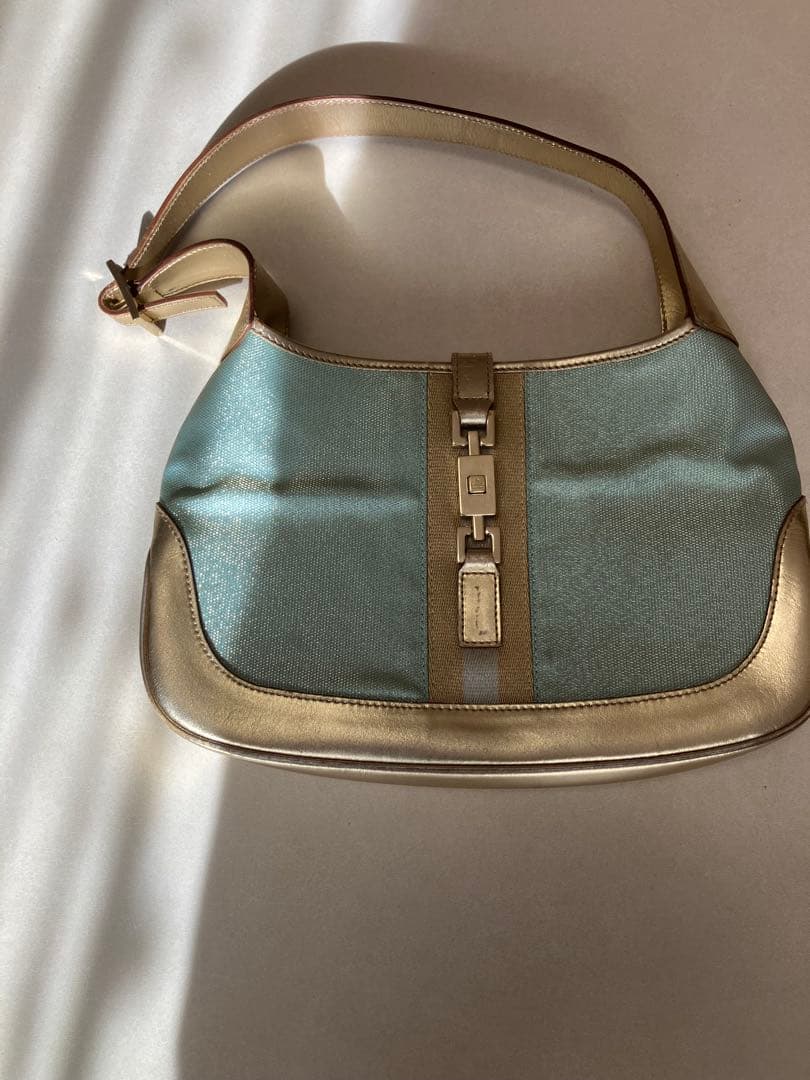 GUCCI水色と金色のショルダーバッグ