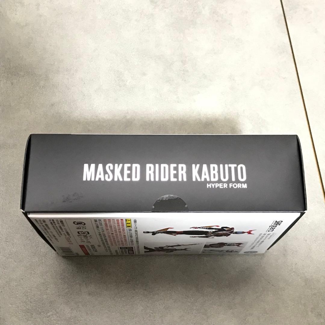 仮面ライダーカブト　ハイパーフォーム　フィギュアーツ