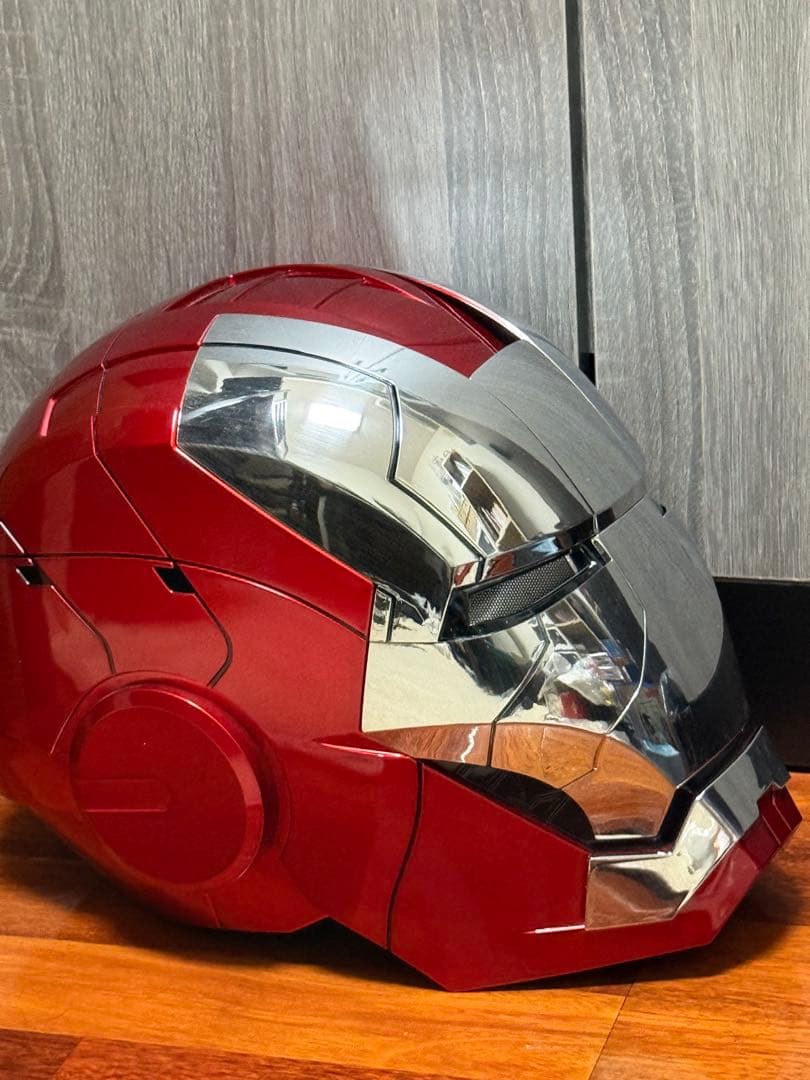 アイアンマンmark５ヘルメット　mark4フィギュア付き