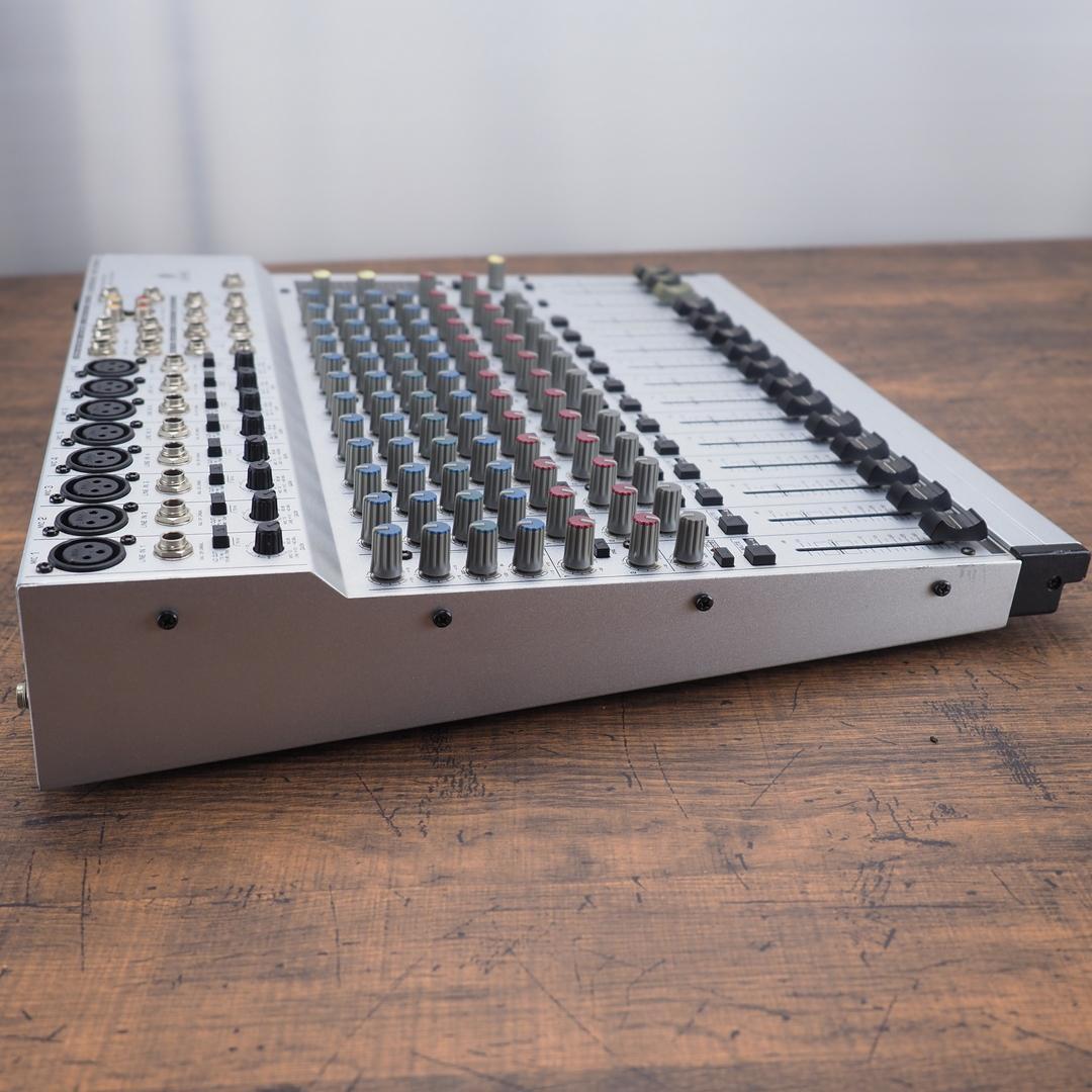 BEHRINGER EURORACK MX2004A 動作確認済 アダプターあり