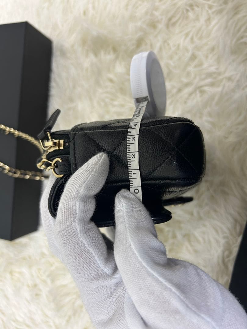 CHANEL ショルダー　チェーンウォレット　キャビアスキン