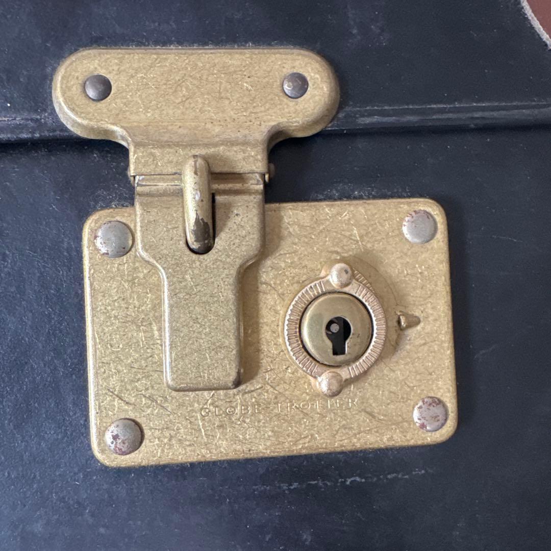 グローブトロッター大型黒いキャリーケース