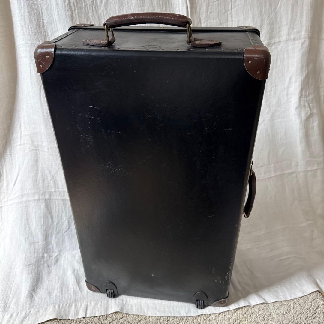 グローブトロッター大型黒いキャリーケース
