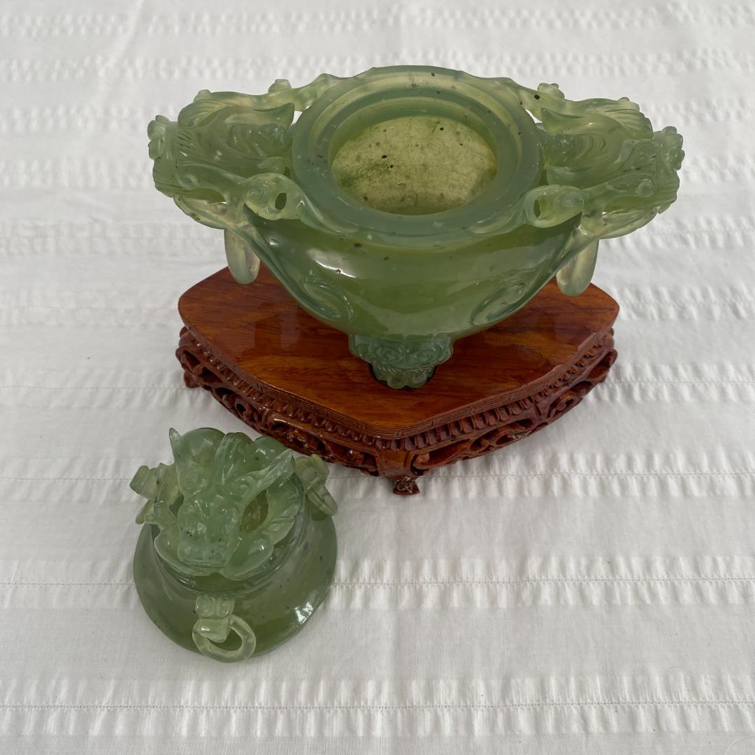 翡翠（ヒスイ）天然石　新山玉炉　龍の香炉　81年ポートピア天津物産展