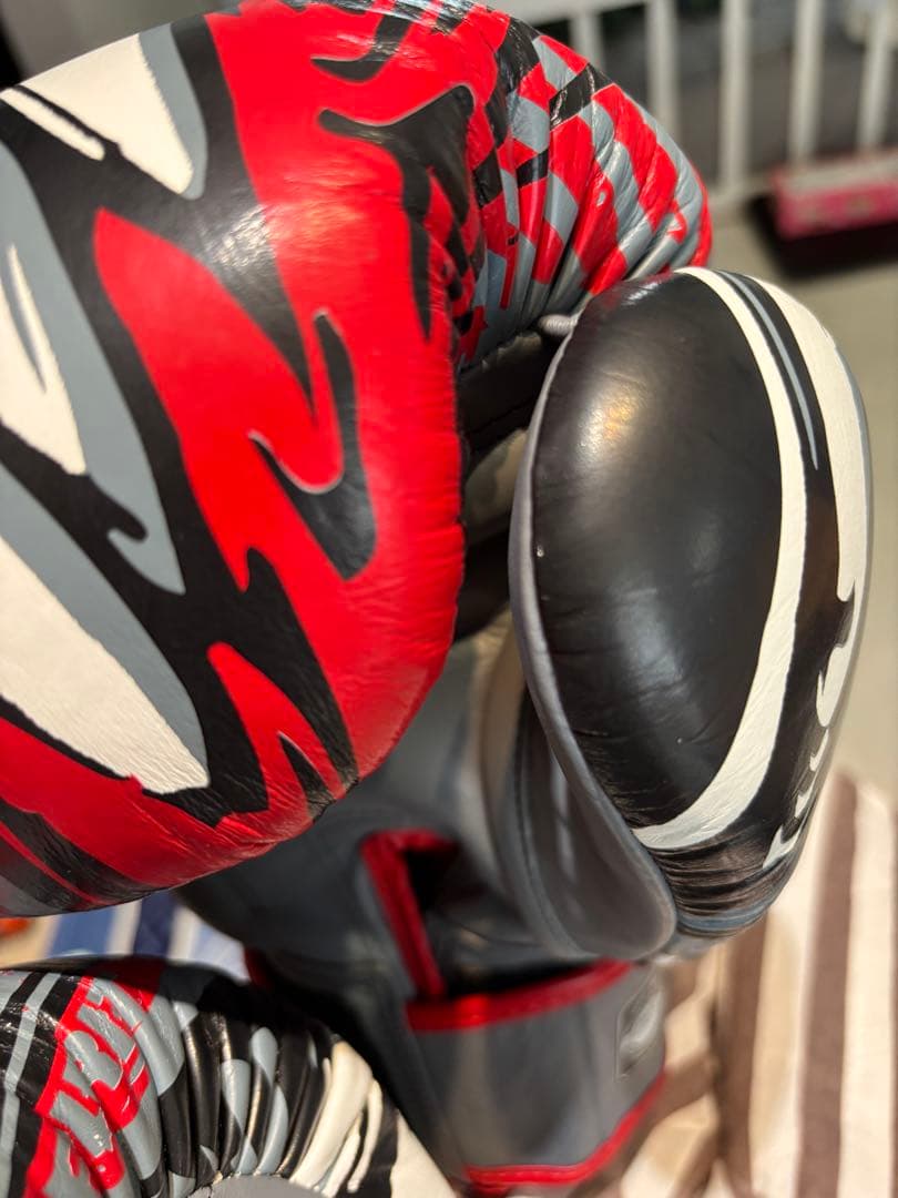 TWINS ボクシンググローブ 16 oz