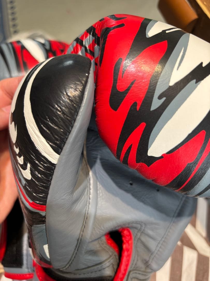 TWINS ボクシンググローブ 16 oz