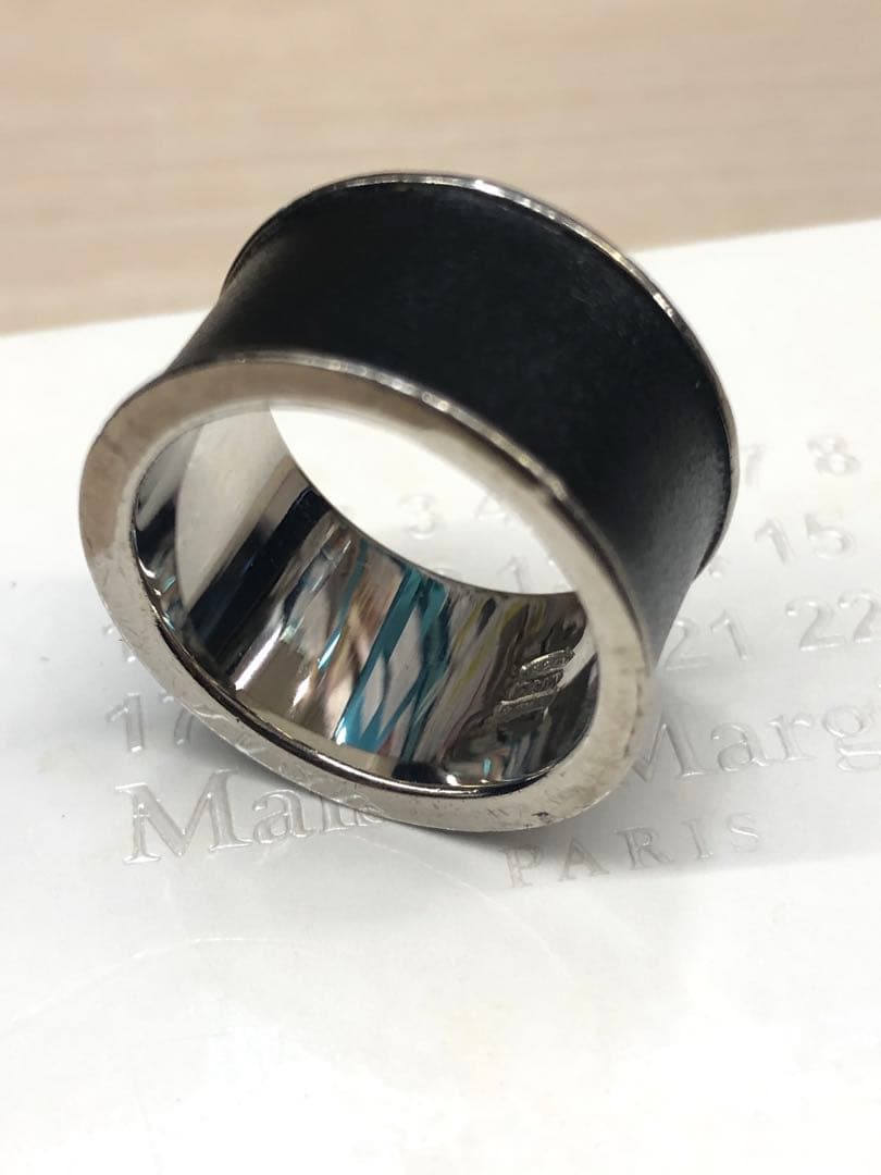 Maison Margiela 11 ブラックレザーリング