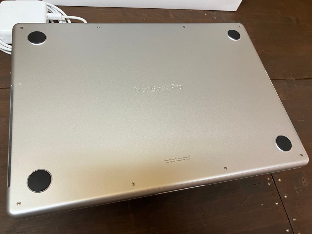 美品 MacBook Pro M3 16GB 1TB SSD US配列キーボード