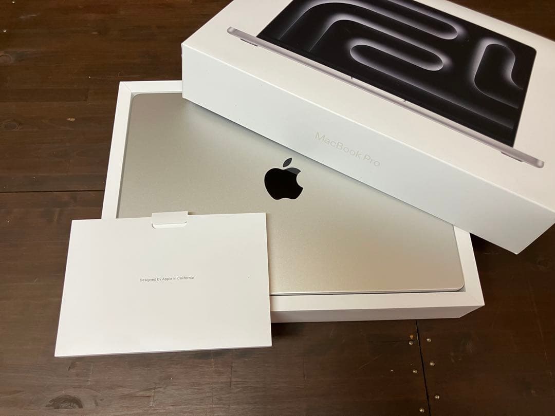 美品 MacBook Pro M3 16GB 1TB SSD US配列キーボード