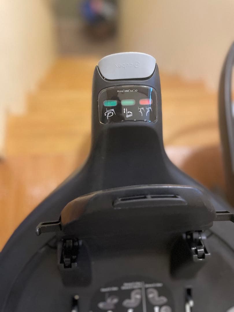 引き取り可能な方のみ 花柄デザイン 車用チャイルドシート