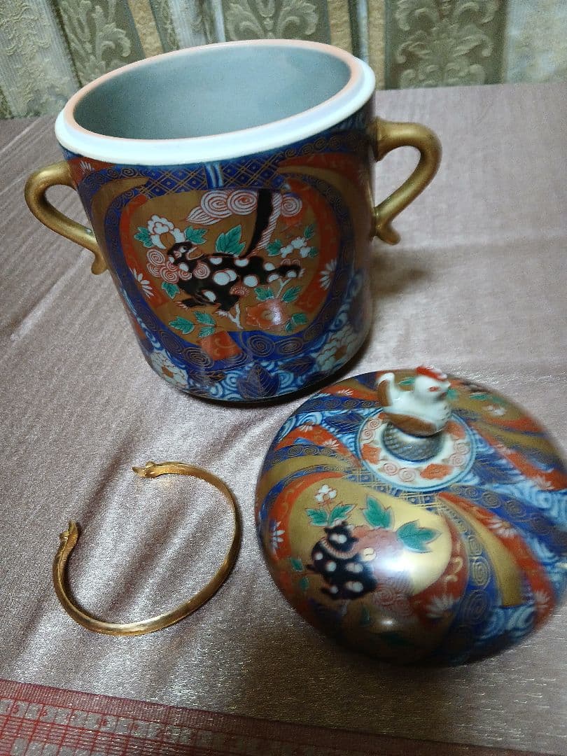 陶器製 菓子器・喰籠 鶏の蓋付き有田焼