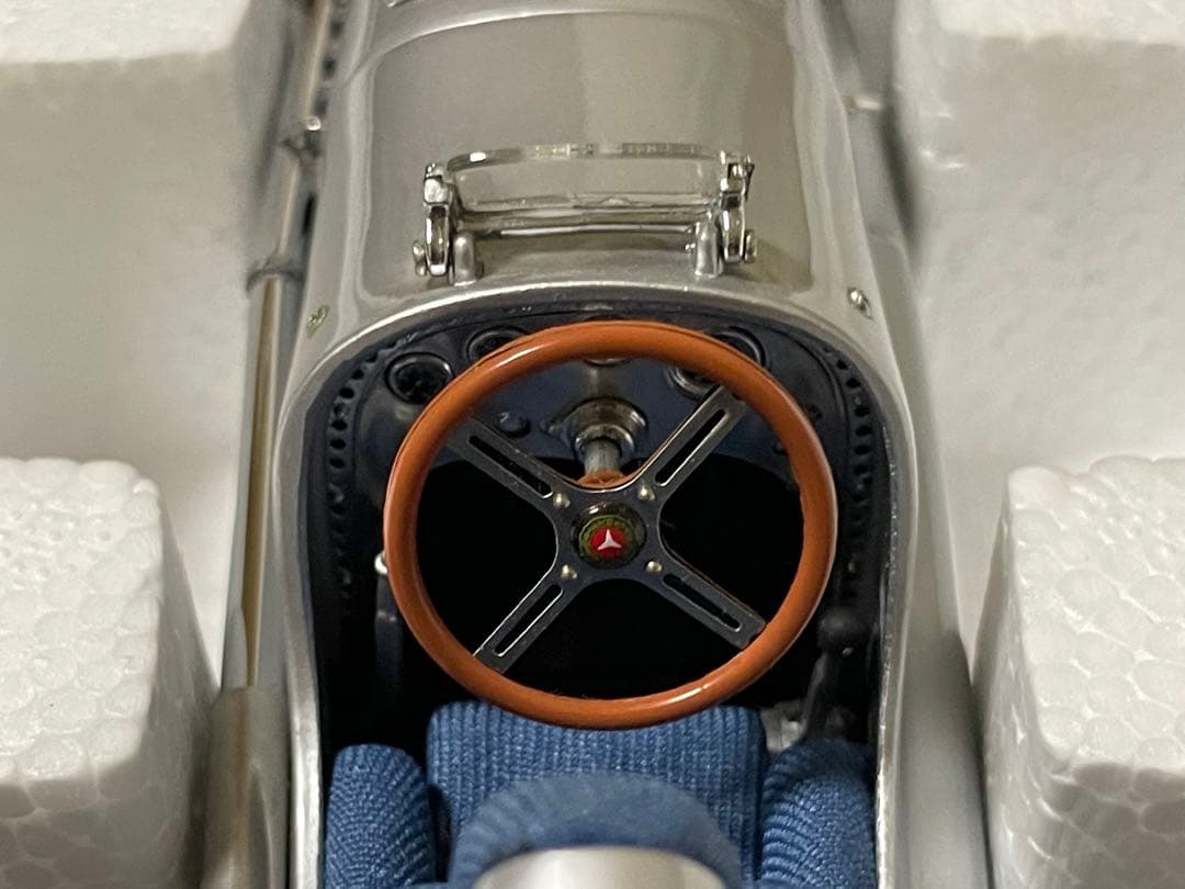 価格変更1/18 CMC メルセデス・ベンツ W25 1934年 未展示品