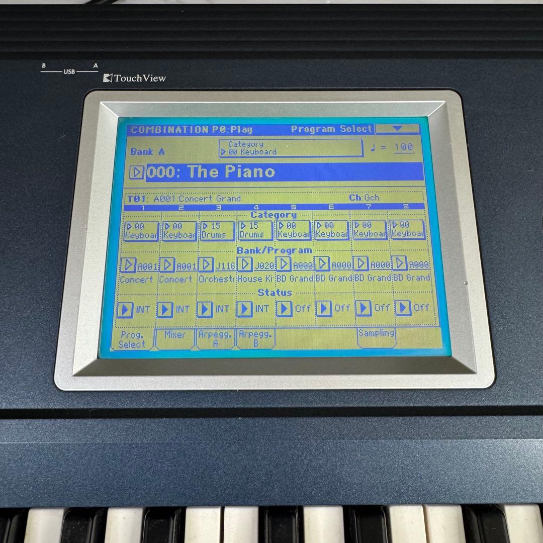 KORG　TRITON Extreme 61　シンセサイザー　真空管　61鍵盤