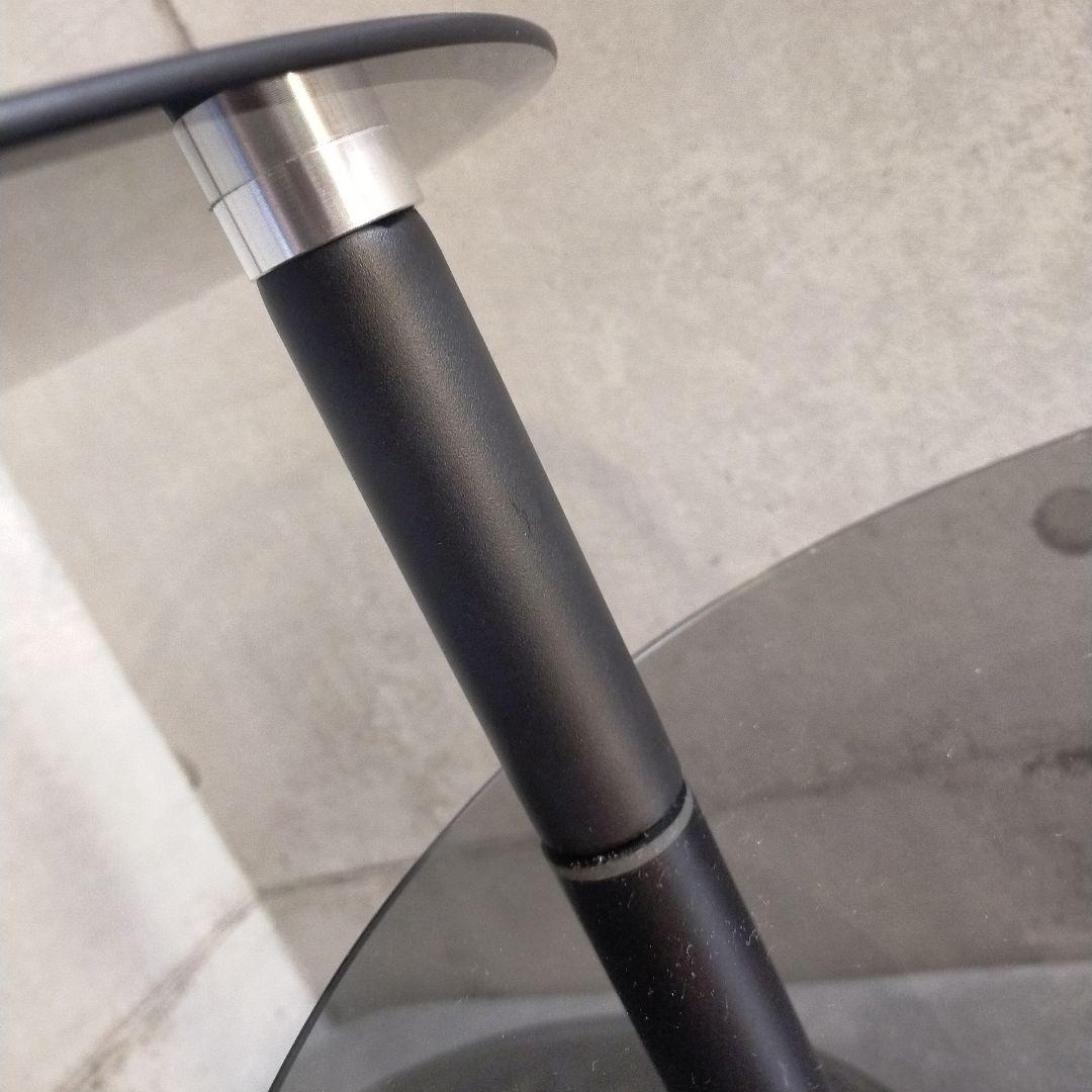 【極美品】円形ガラステーブル ブラックよりのグレー