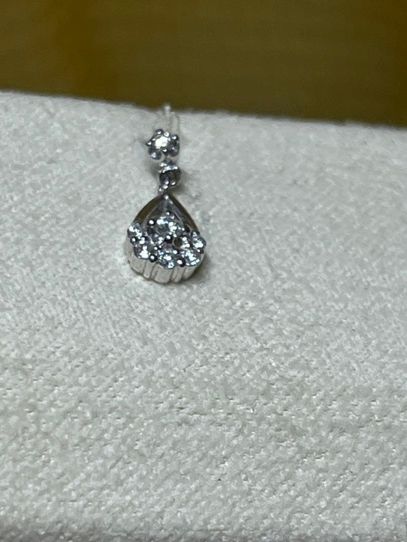 ヴァンドーム青山 プラチナ ダイヤモンド付ピアス ティアドロップ型