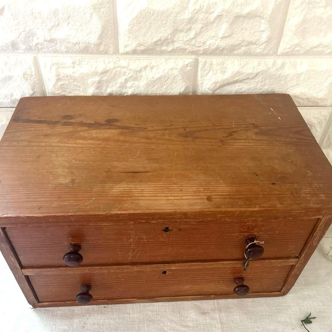 イギリスアンティーク　オールドパイン　鍵付きスモールチェスト