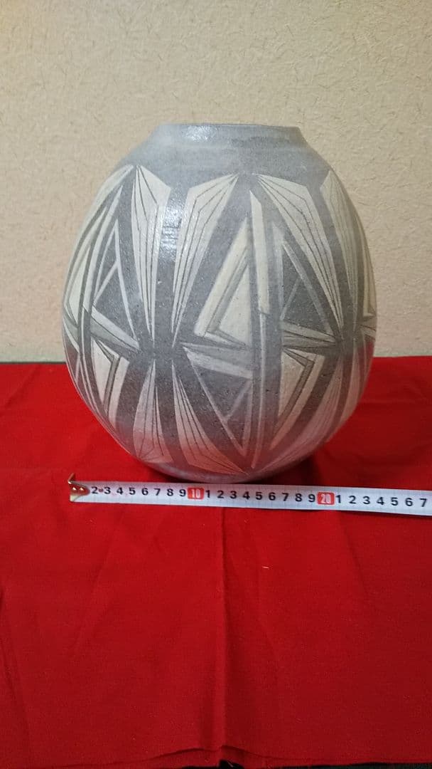 陶器の壺