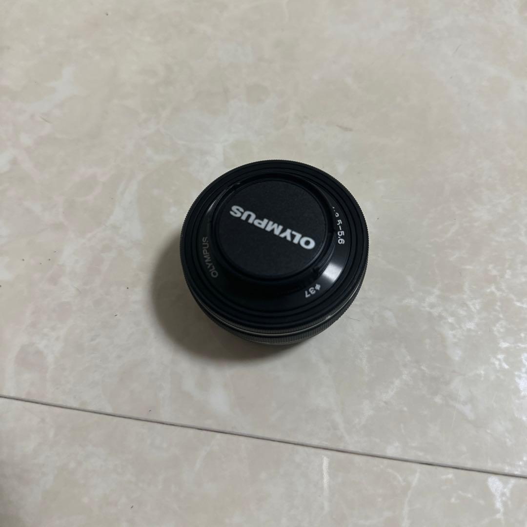 オリンパス　カメラ　E-M10II