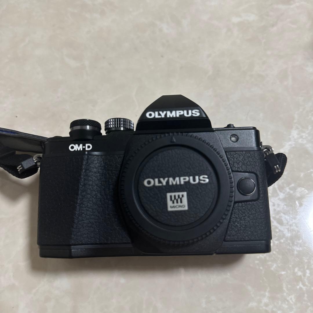 オリンパス　カメラ　E-M10II