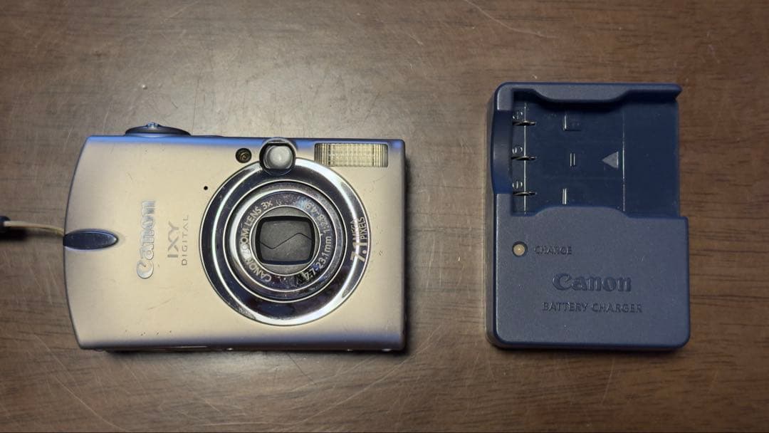 CANON IXY DIGTAL 700 デジタルコンパクトカメラ　通電確認