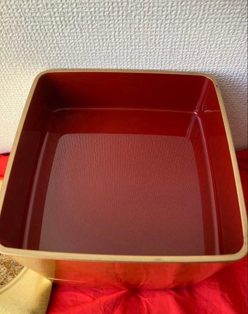 新品未使用　お重箱　お正月　金箔　松竹梅　迎春　朱塗り　螺鈿　貝　アンティーク