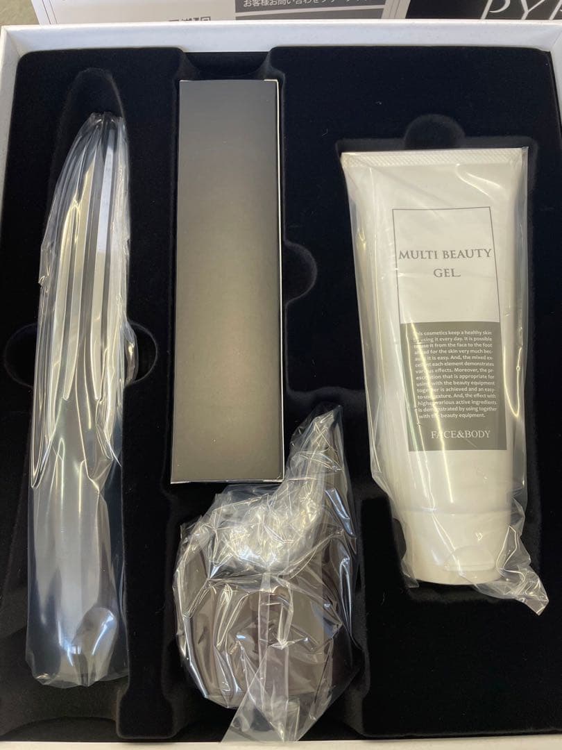 専用です！！新品未使用　PYR パイラナイト　美顔　全身痩身機器