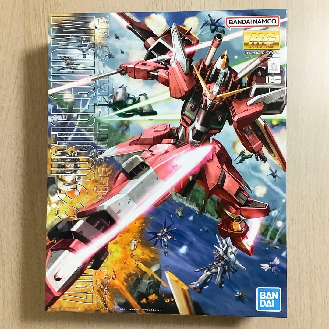 MG 1/100 インフィニットジャスティスガンダム　ガンプラ　プラモデル