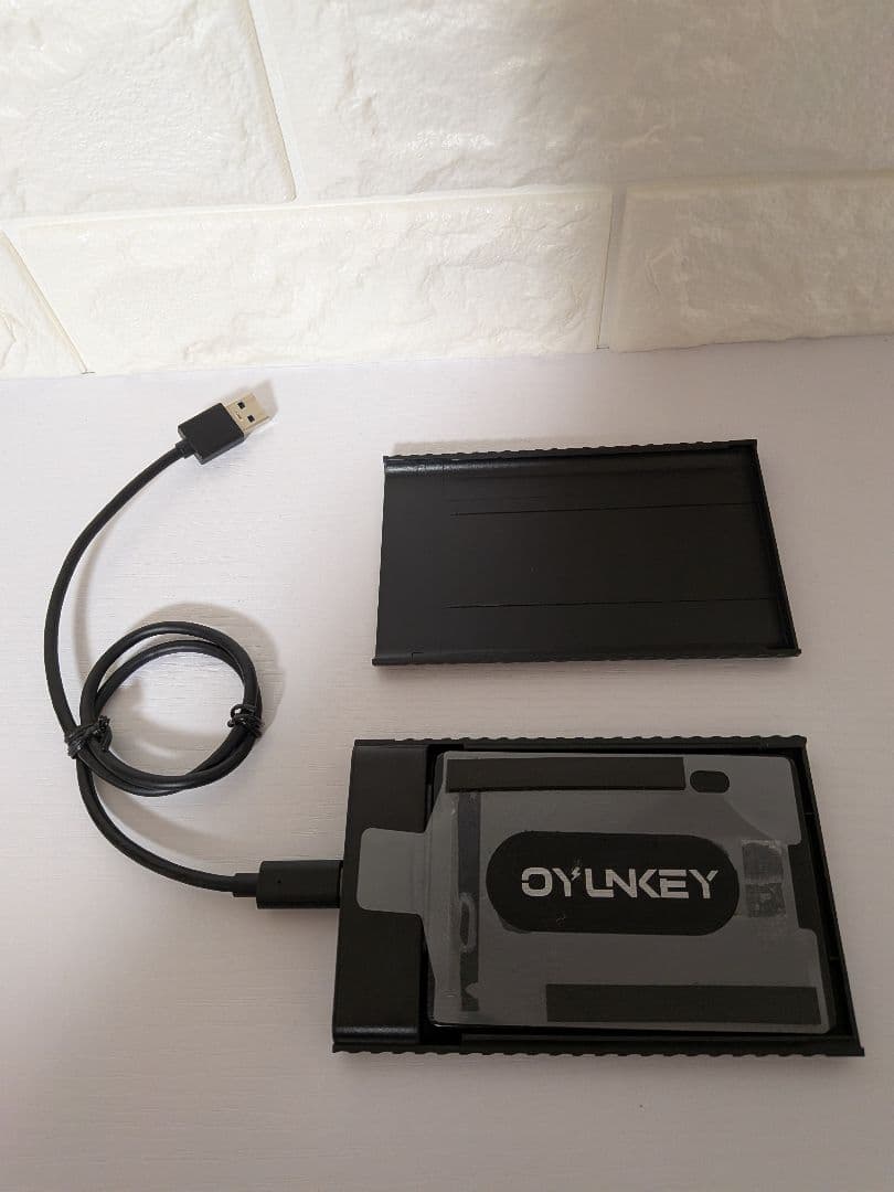 SSD 2TB ケース付き