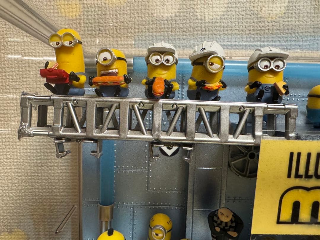 ミニオンズ　ジオラマ　『ミニオン工場』 ミニオン44体＋グルー1体