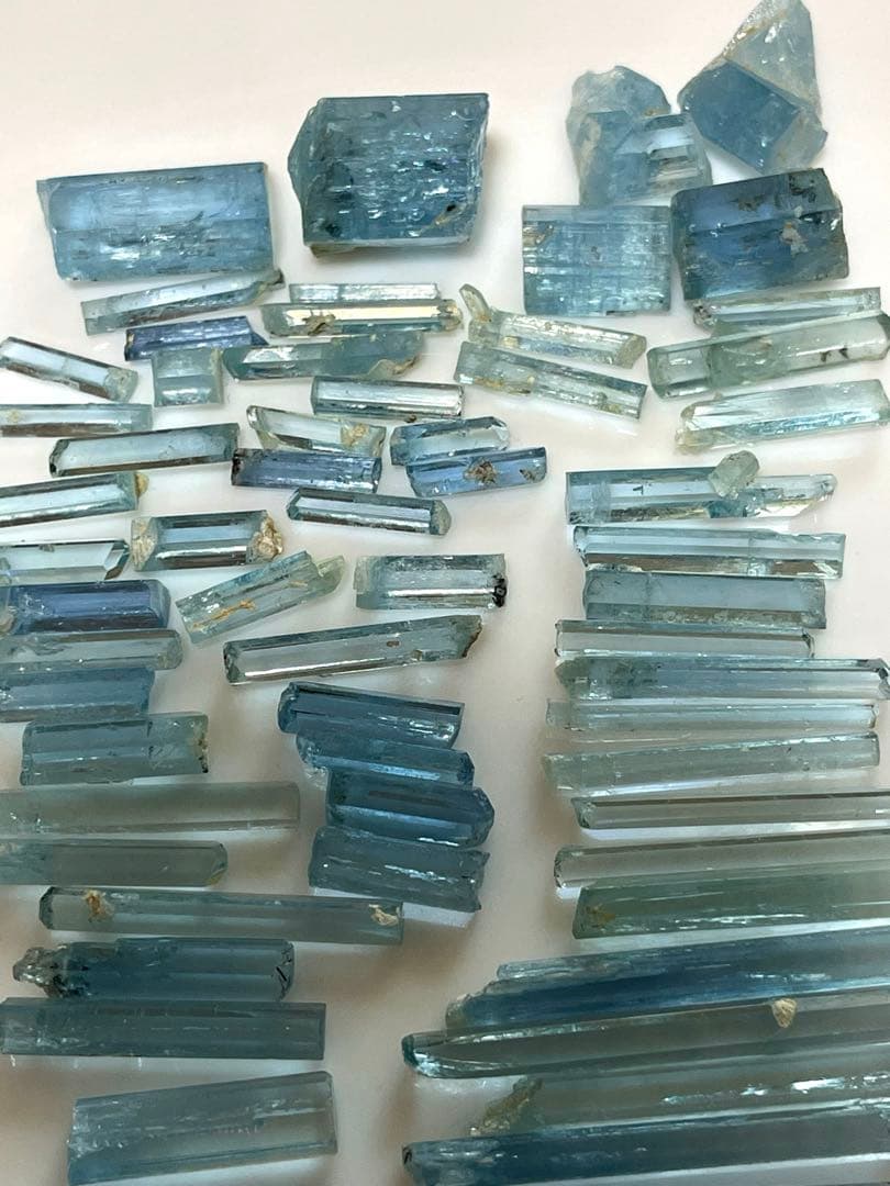 天然アクアマリン原石ロット - 結晶美と透明感 203.25ct ベトナム産