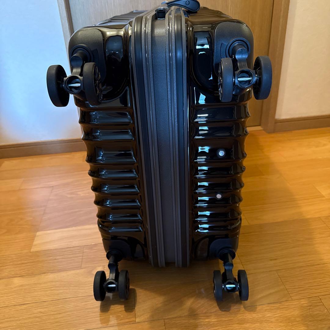 大型　約93L ブラック 波状テクスチャ キャリーケース　スーツケース　大型