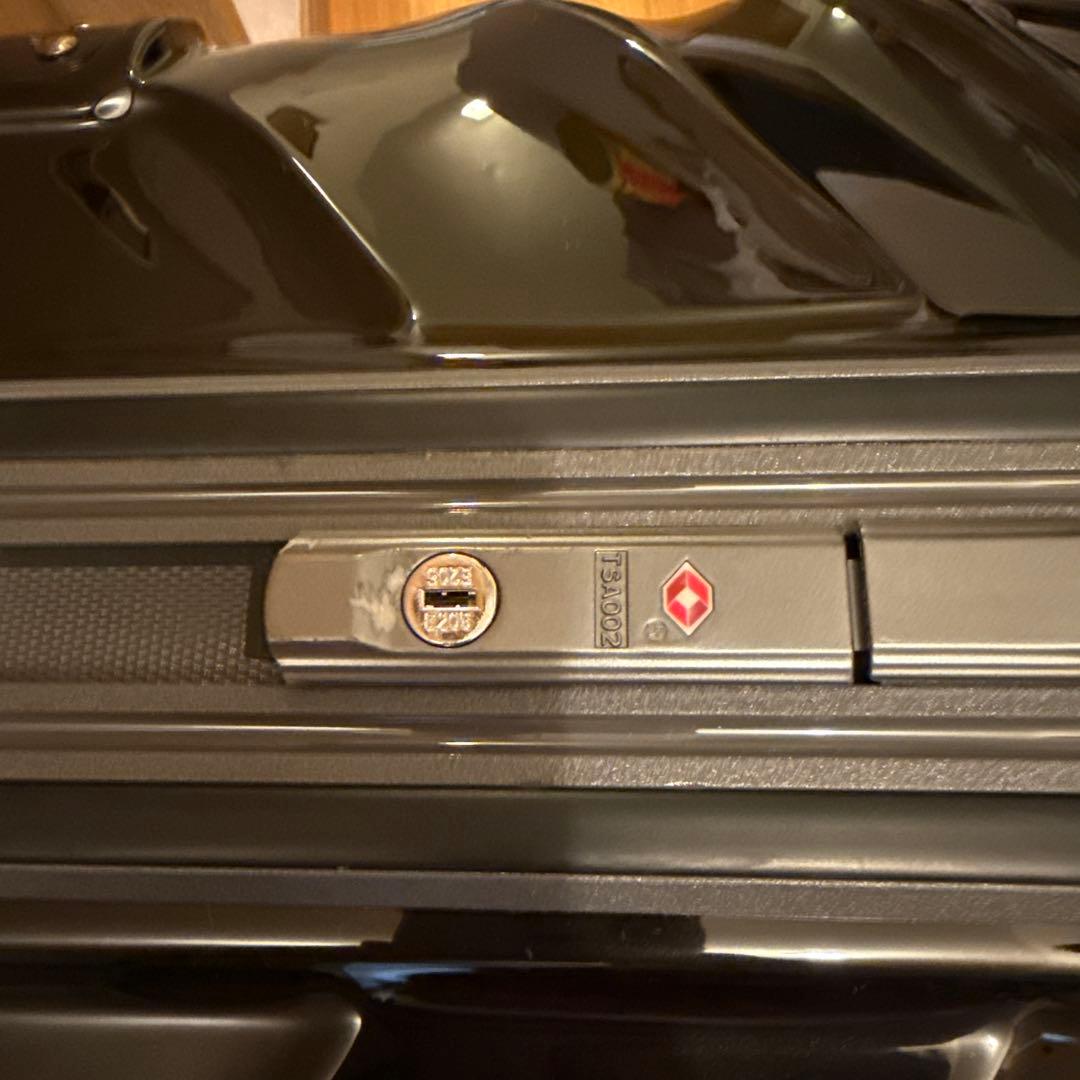 大型　約93L ブラック 波状テクスチャ キャリーケース　スーツケース　大型