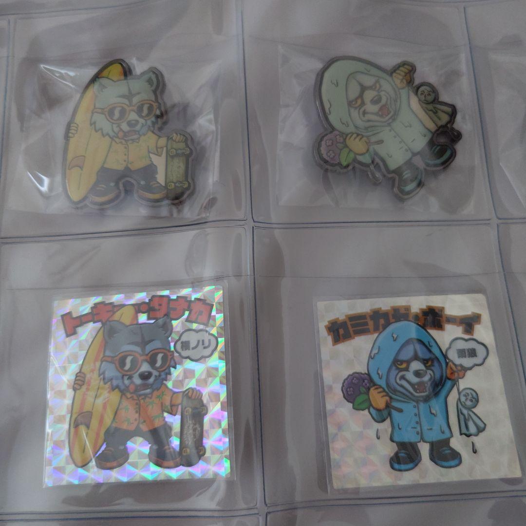 マンウィズ　ピンバッジ　ビックリマン風シール12種セット（ウォールポケット付き）