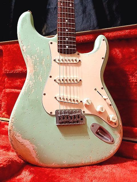 ギター SurfGreen Relic LaquerFinishStratocaster