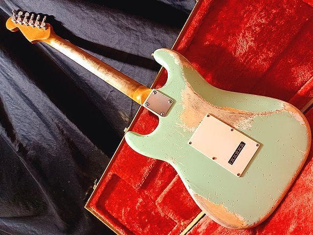 ギター SurfGreen Relic LaquerFinishStratocaster