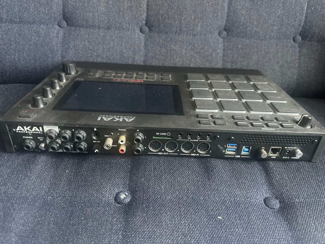 AKAI MPC Live IIスタンドアロン サンプラー