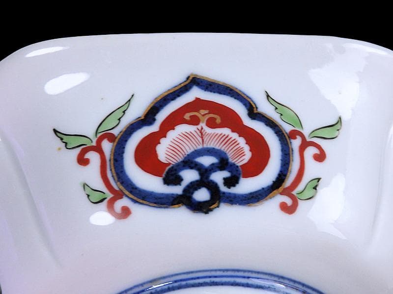 大聖寺伊万里　金襴手　窓絵　牡丹に菊　獅子の図　四方角向付　B347AS-CWq