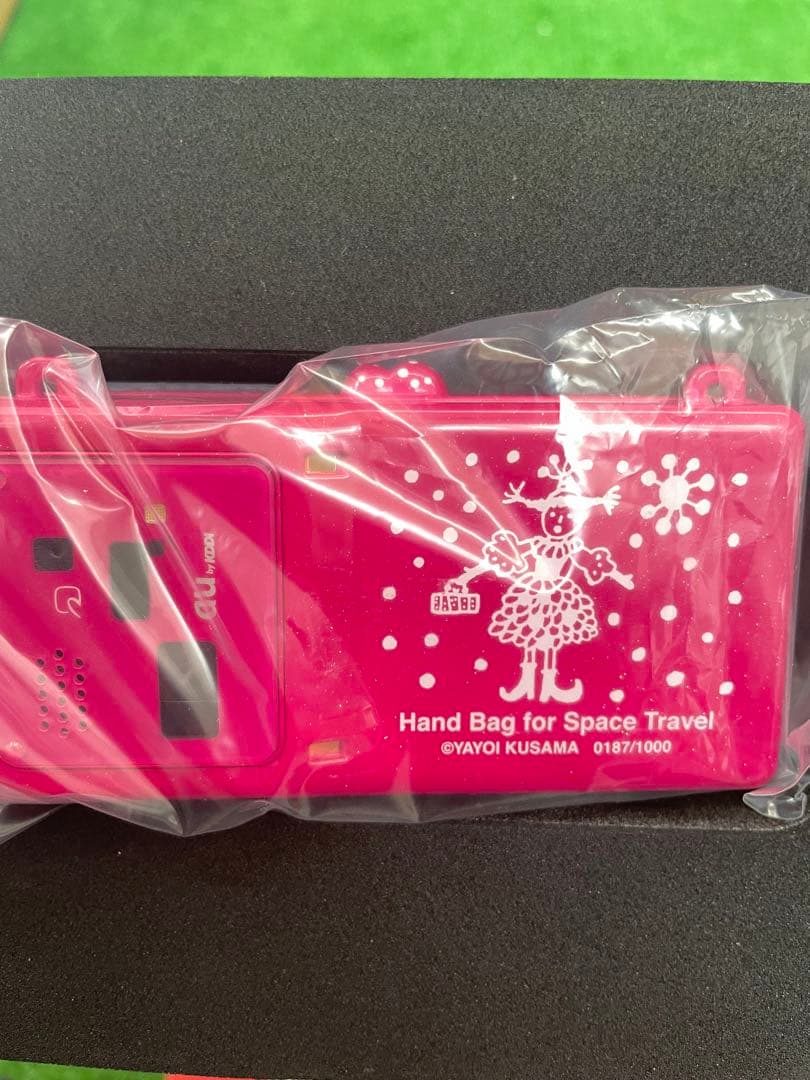 【新品未使用】草間彌生　iida ガラケー　宇宙へ行くときのハンドバッグ