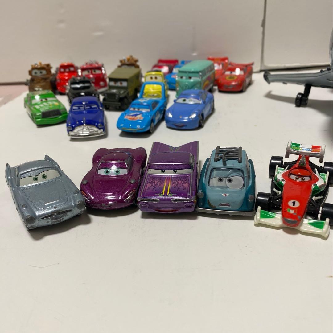 ディズニー カーズ トミカ たくさんのせよう!大きなマックトレーラー&シドレー