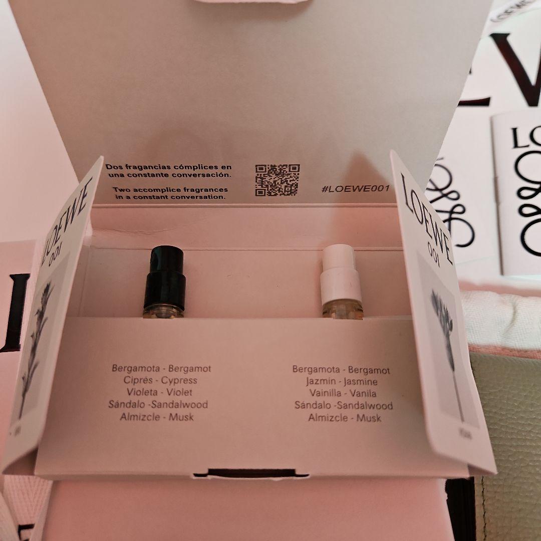 LOEWE グリーン レザー 三つ折り財布