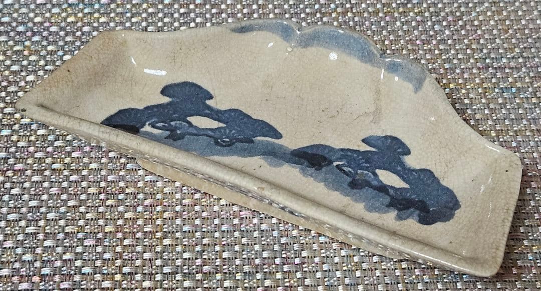 【本物保証❗️】江戸時代前期　藍九谷　富士山形　こんにゃく印判　松の図　変形皿