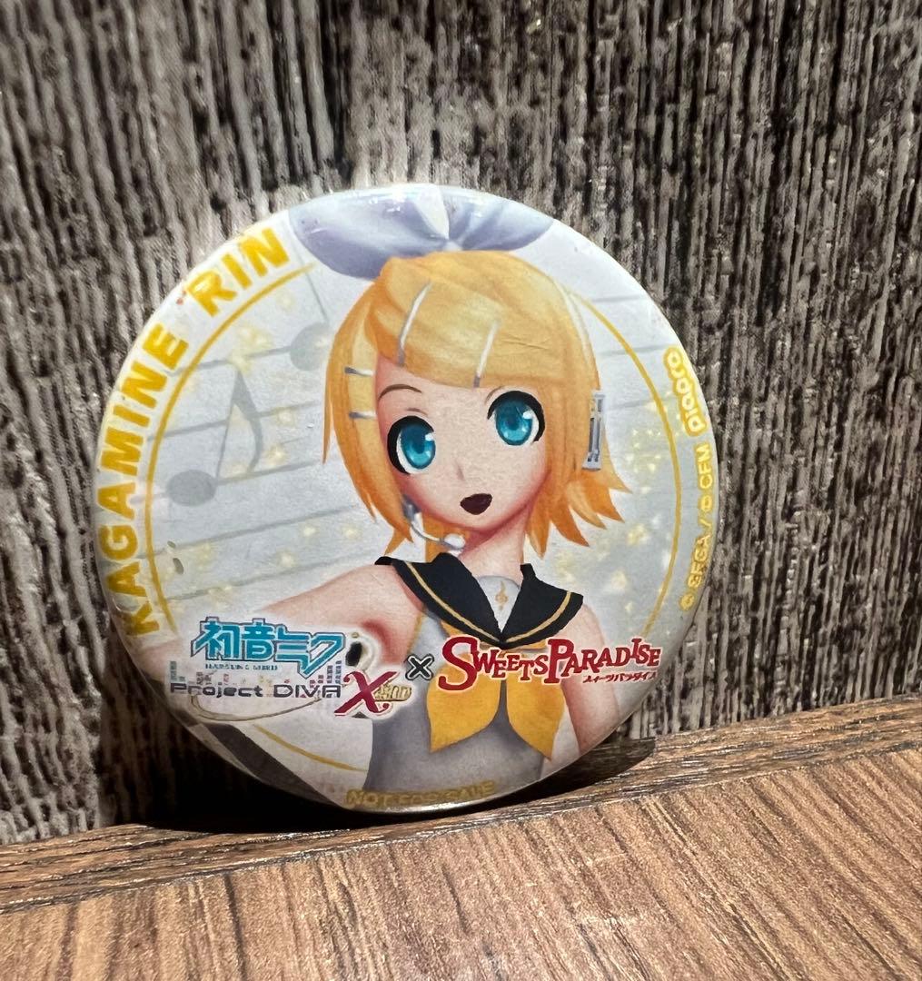 鏡音リン　『初音ミク -Project DIVA- X HD』　コラボ缶バッジ