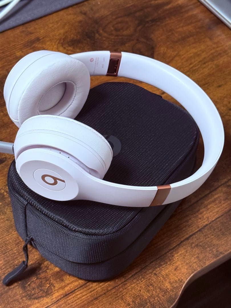 Beats Solo4 Wireless クラウドピンク MUW33PA/A
